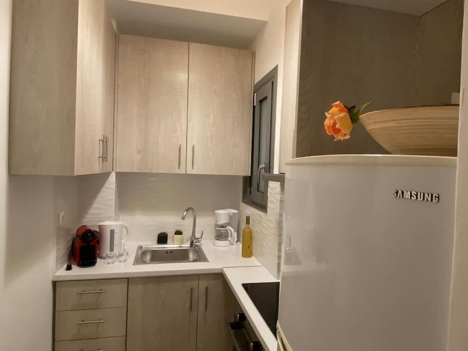 Cozy And Comfortable Apartment In Athens Center Atenas Exterior foto